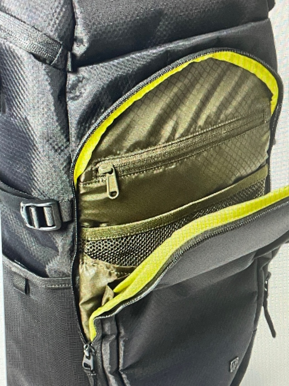 LuLulemon Room To Roam Backpack 23L - Picture 3 of 15
